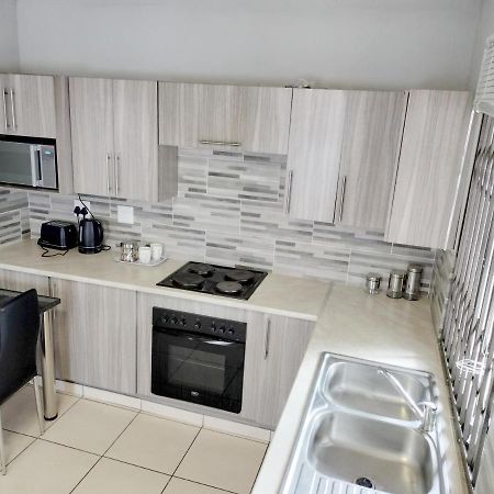 Sunrise Guesthouse Pretoria Bagian luar foto